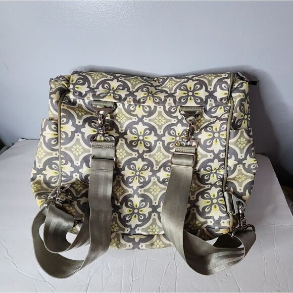 Petunia Pickle Bottom diaper bag backpack - Picture 8 of 10